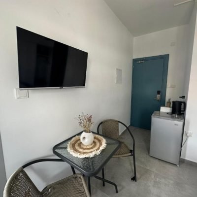 Sitting area, TV