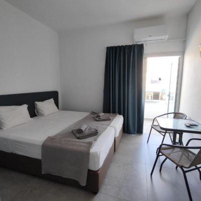 Comfortable Standard hotel room with essential furnishings and a cozy bed.