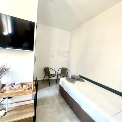 One Bed, TV